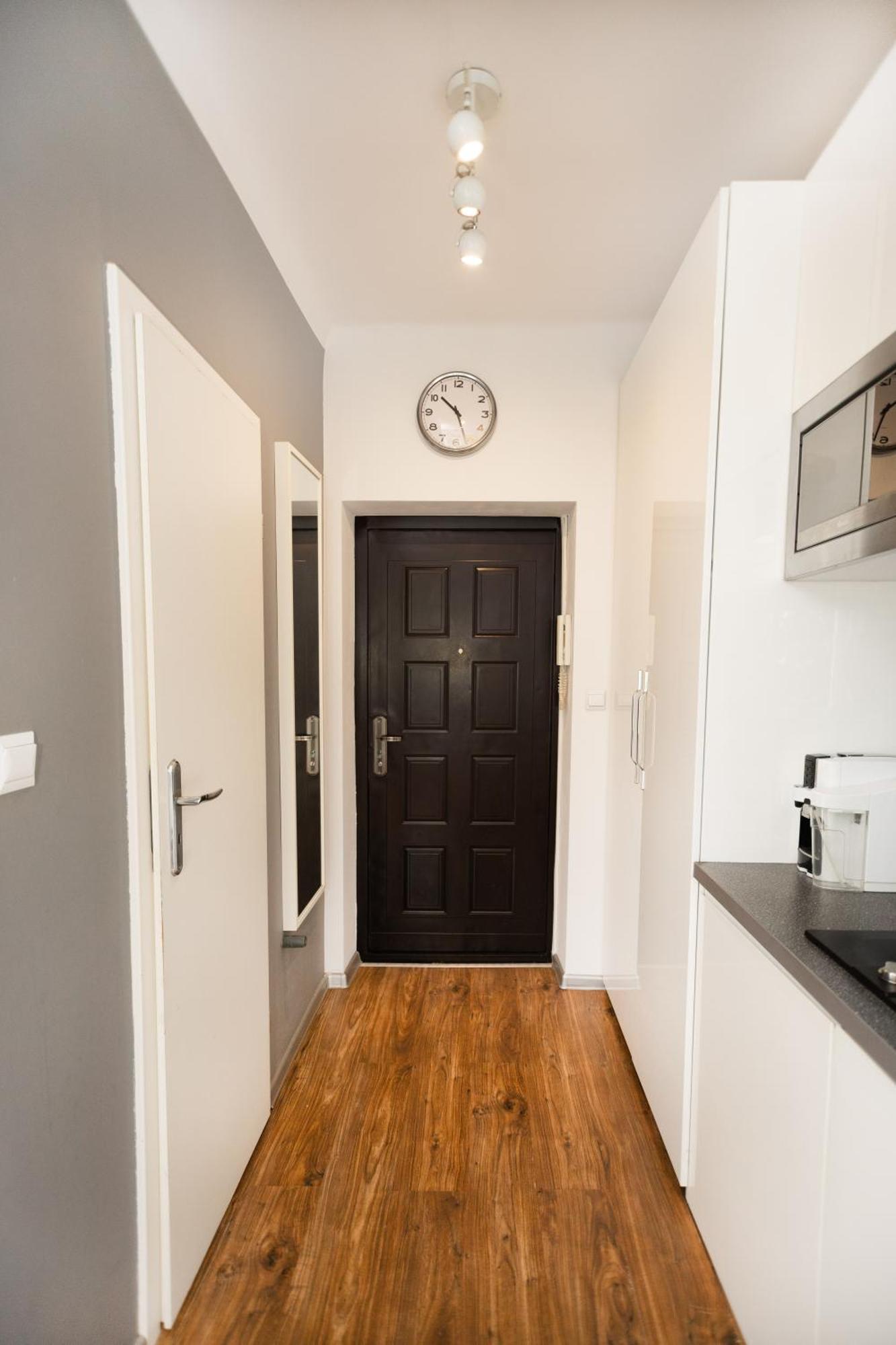 ורשה Cozy Studio Next To The Metro And City Center מראה חיצוני תמונה