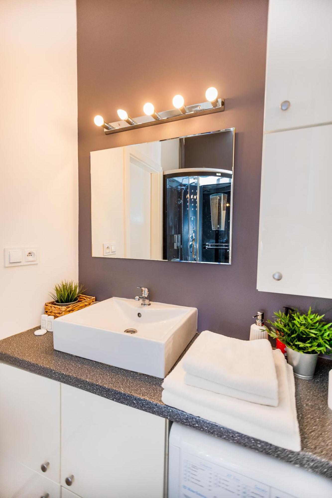 ורשה Cozy Studio Next To The Metro And City Center מראה חיצוני תמונה